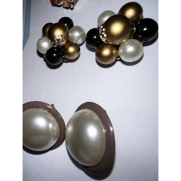 Vintage Bead Pearl Cluster Clip On Earrings 1" Estate Costume Jewelry button - Picture 2 of 8